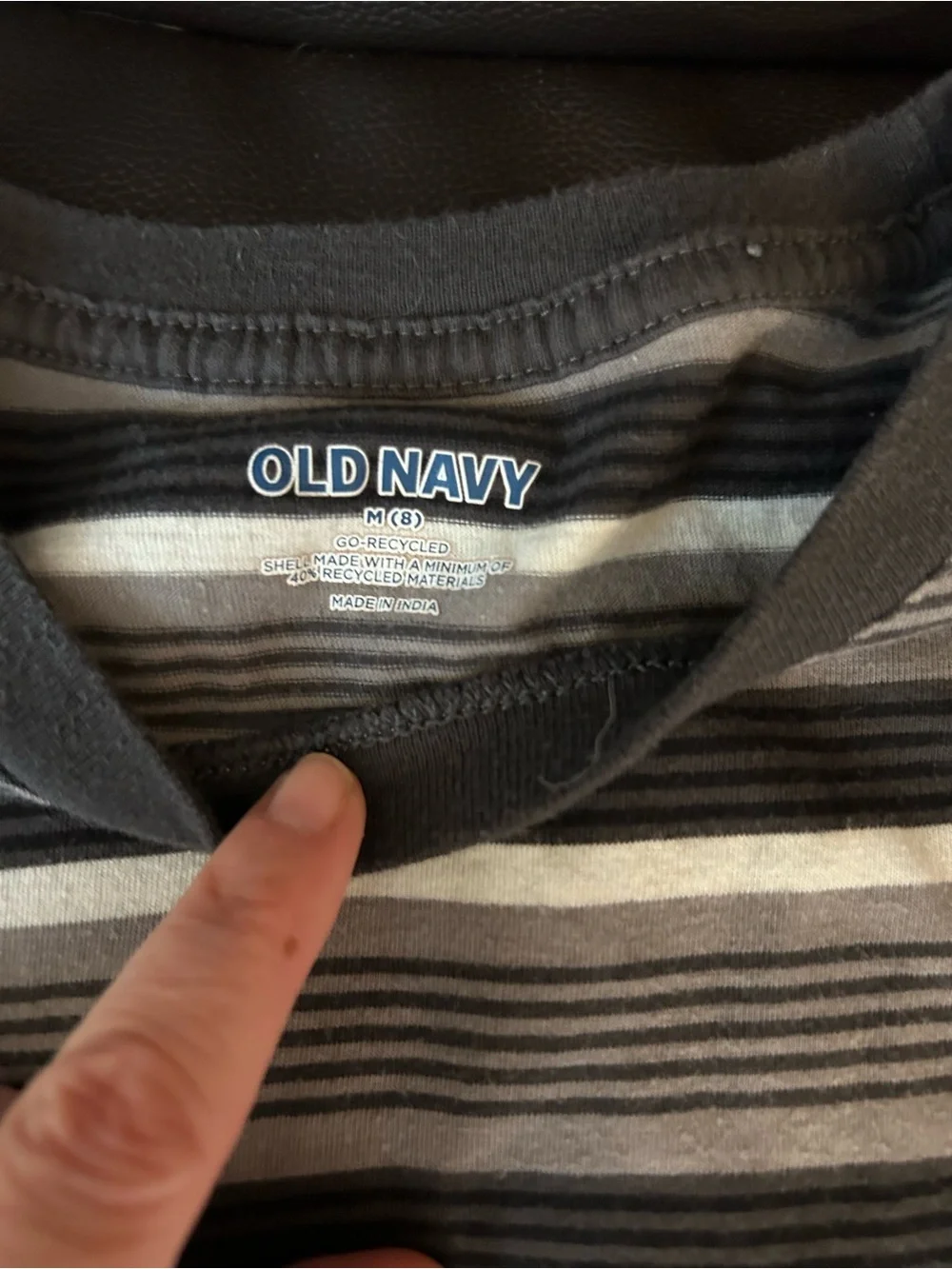 Old Navy Striped T-Shirt. Boys‎ M 8.